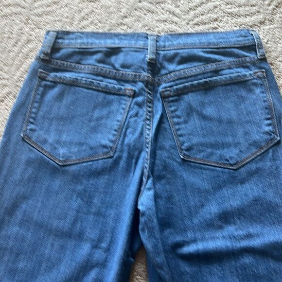 NYDJ Cropped Jeans with Button details on hem size 6 - Picture 7 of 10